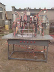 聚氨酯泡沫填縫劑罐裝發(fā)泡設(shè)備 ,門窗發(fā)泡膠設(shè)備圖片,聚氨酯泡沫填縫劑罐裝發(fā)泡設(shè)備 ,門窗發(fā)泡膠設(shè)備高清圖片 河北勝達(dá)聚氨酯發(fā)泡設(shè)備廠,